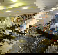 Restaurant  Bar 203 - Foster Accommodation