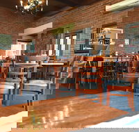 Oliver's Real Food - Foster Accommodation