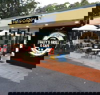 Salty's Grill  Cafe - Foster Accommodation