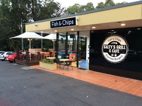 Salty's Grill & Cafe - Foster Accommodation 0