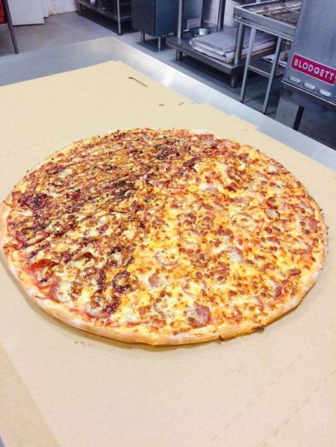 Rocky's Pizza - Foster Accommodation 0