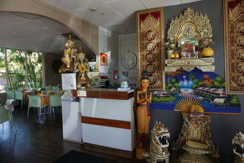 Yoki Thai Restaurant - Foster Accommodation 0
