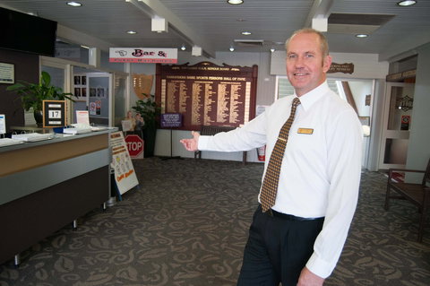 Narrandera Ex-Servicemen's Club - Foster Accommodation 1