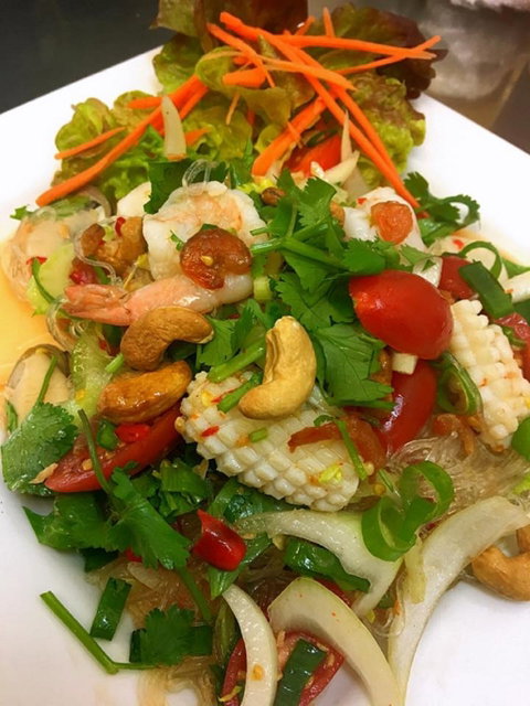S & T Thai Gourmet Cafe - Foster Accommodation 0