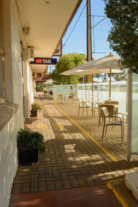 V Hotel - Foster Accommodation 0