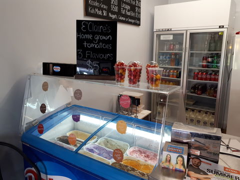 E'Claire's Coffee Shop - Foster Accommodation 2