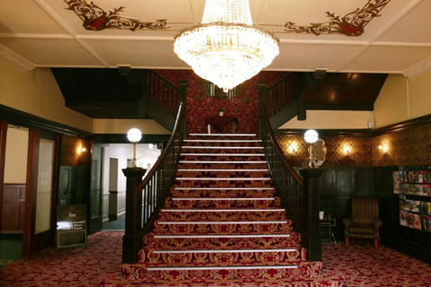 Jens Town Hall Hotel - Foster Accommodation 1