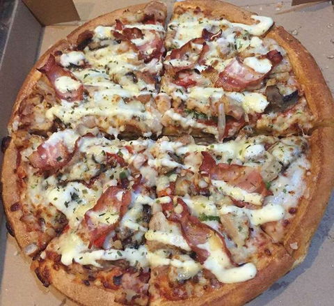 Pizza Capers - Regents Park - Browns Plains - Foster Accommodation 0