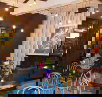 Clovelly Restaurant - Foster Accommodation