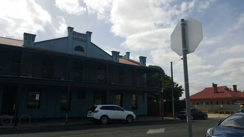 Wheatsheaf Hotel - Foster Accommodation 0