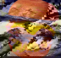 Two Hungry Bears - Foster Accommodation