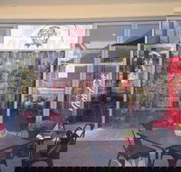 Crispy's Pies - Foster Accommodation