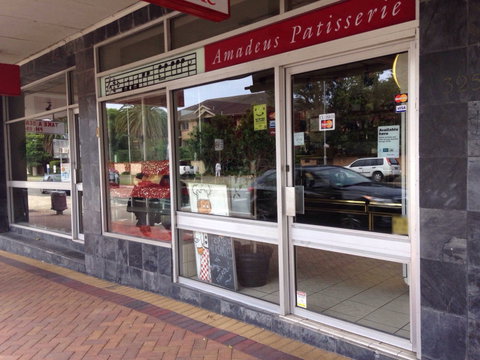 Amadeus Cafe Patisserie - Foster Accommodation 0