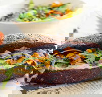 Mon Thani Curry Palace - Foster Accommodation