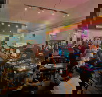 Token Arcade  Kitchen - Foster Accommodation