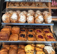Wood Frog Bakery - Foster Accommodation