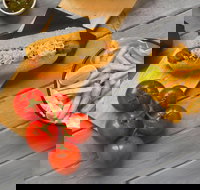 5 Dogs Gourmet Hot Dogs - Mount Gravatt - Foster Accommodation