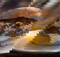 Burgerlove - Endeavour Hills - Foster Accommodation