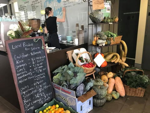 Reader's Café And Larder - Foster Accommodation 0