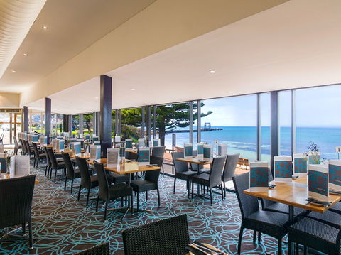 Zone Restaurant - Foster Accommodation 0