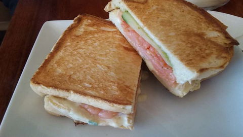 A Delicious Afare - Foster Accommodation 0