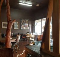 Polina's Cafe - Foster Accommodation