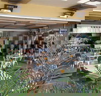 Caloundra Hotel - Foster Accommodation