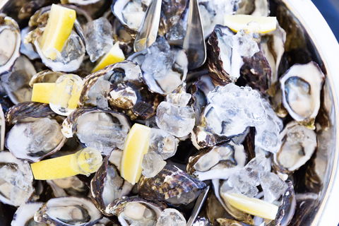 Gallery Restaurant - Seafood Buffet - Foster Accommodation 2