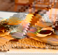 Green Ivy Cafe - Foster Accommodation