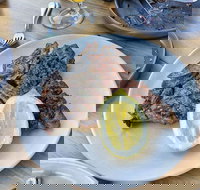 Main Hotel - Foster Accommodation