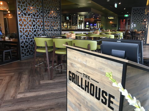 The Racehorse Hotel - Foster Accommodation 0