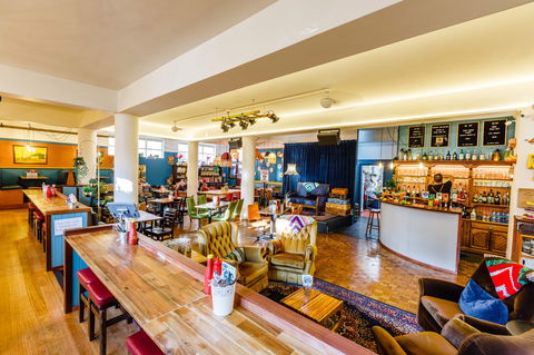 Aunty Ed's Restaurant And Bar - Foster Accommodation 2