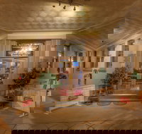 Miles Windsor Hotel - Foster Accommodation