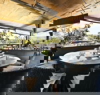 Pacific Pines Tavern - Foster Accommodation