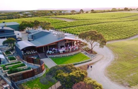 The Line & Label Restaurant - Foster Accommodation 1