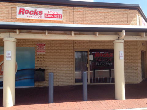 Rocks Fish 'N' Grill - Foster Accommodation 0