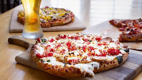 Alfresco Pizzeria & Wine Bar - Foster Accommodation 1