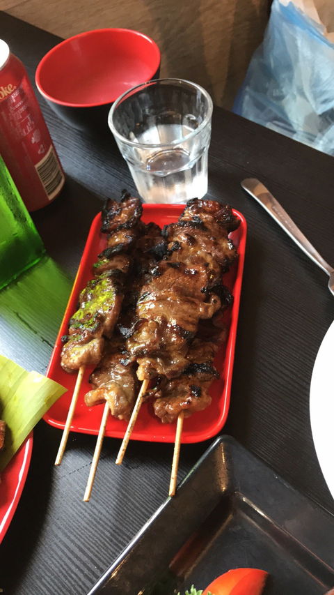 GJ's Grill - Foster Accommodation 6