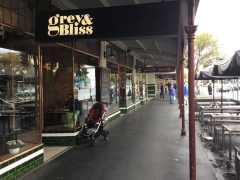 Grey & Bliss - Foster Accommodation 0