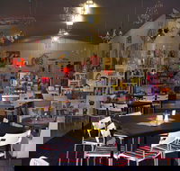 Noelene's Book Cafe - Foster Accommodation