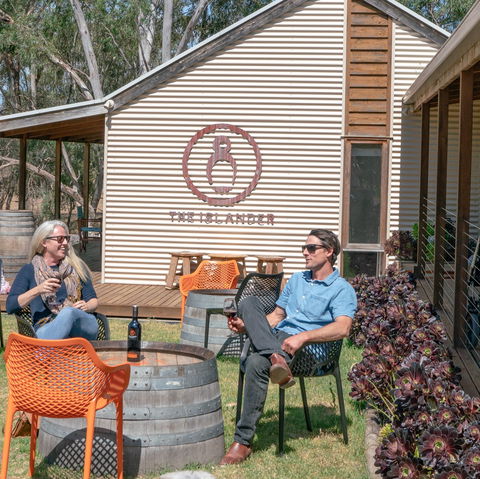Islander Estate Vineyards - Foster Accommodation 2