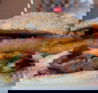 Trader Joe's Garage - Cafe - Foster Accommodation