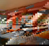 Waves Cafe Bar and Restaurant - Foster Accommodation