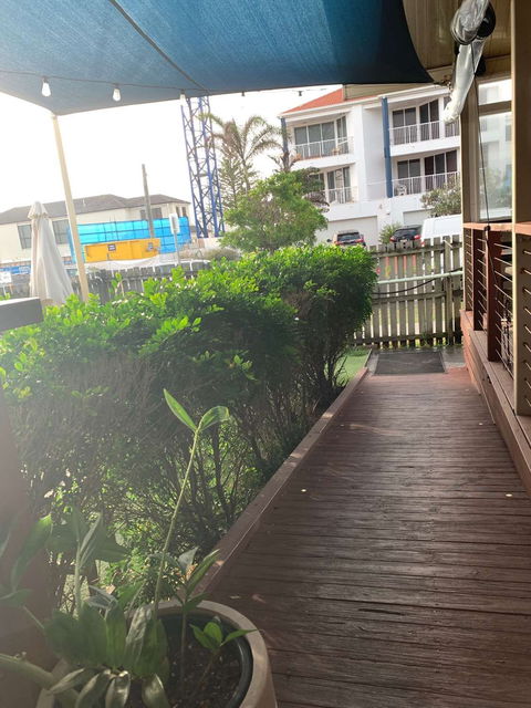 Avvia - Cafe Restaurant - Foster Accommodation 0