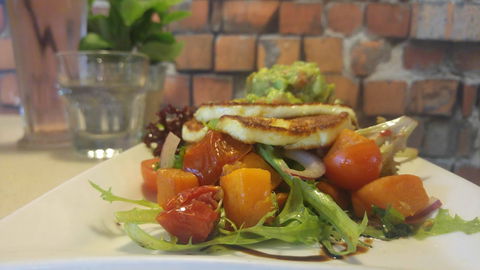 Konnigans Cafe & Restaurant - Foster Accommodation 0