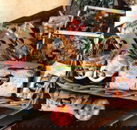 Fresh  Yum Snack Bar  Carvery - Foster Accommodation