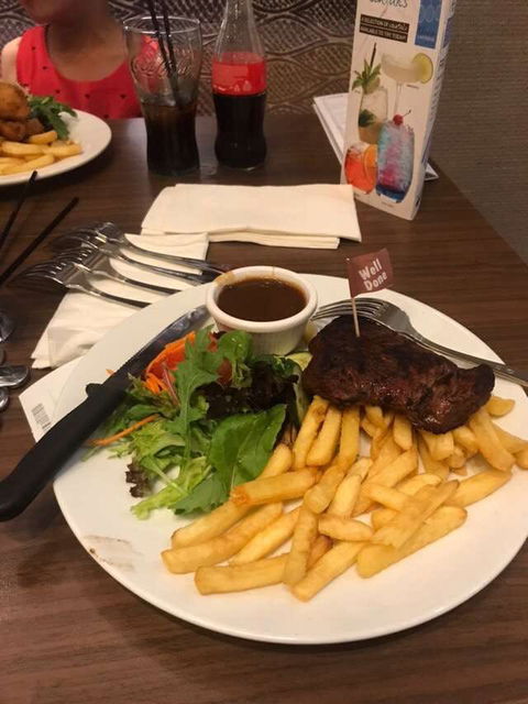 DOOLEYS Waterview Club - Foster Accommodation 0
