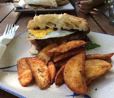 Golden Horse Chinese - Foster Accommodation 0