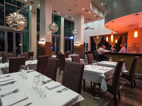 Artichoke Restaurant And Bar - Foster Accommodation 1