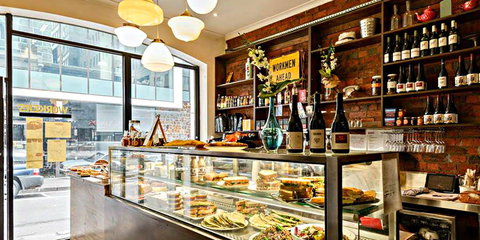 Marquee Lounge Bar - Foster Accommodation 0